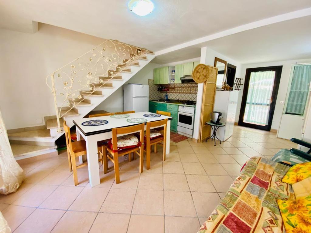 Appartamento I Geranei Centro San Teodoro  Luaran gambar